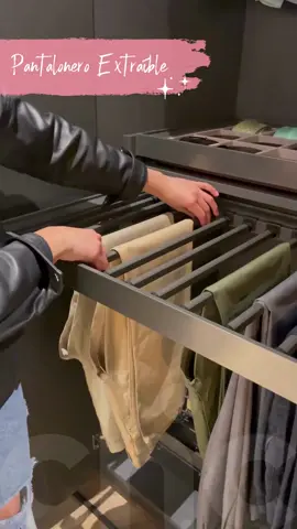 Buscas tener tus pantalones ordenados y organizados? Hoy te mostramos 3 opciones que te facilitarán ordenarlos! 😍 👉 Pantalonero Extraíble 👉 Pantalonero Extraíble Fijación Superior 20 Barras 👉 Pantalonero Extraíble Fijación Superior 10 Barras Encuéntralos todos en www.casachic.cl o en nuestra tienda en @casacostanera ❤️ #closetchic #espaciochic #chic #casachic #closet #casa #hogar #orden #pantalones #jeans #ordenar #organizar #organizacion #chile
