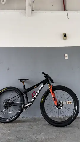 NEW. BIKE. DAY. Meet Astrid, my new Trek Project One Supercaliber! 🤤😎