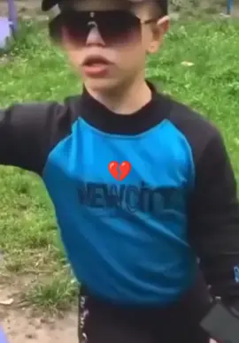 #янеместный😂