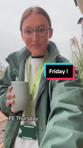 PE day & Finally Friday 🙌🏼🤍 #teachersoftiktok#teacherassistantlife✏️x🍎#school#OOTD#teaching#teachingassistant#outfitinspiration2023#workwear