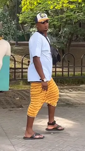 MALOKA passando esconde o celular #comediante #comediahumor #comedian #comedia #memes #pegadinhas #frp #boladao #maloka 