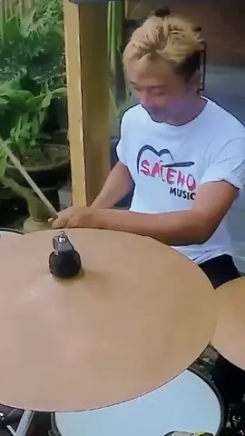 🎧 Gerimis Mengundang 🎧.                   Vocal : Demy Yoker.                                Source : Yt. Mutiara KOPLO.                     #gerimismengundang #demy #dangdutkoplo #fyp #foryoupage 