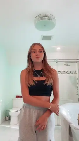 Whats your age💗#midnightm1a #preppy #foryou @Garage Clothing @Dragonfoux 