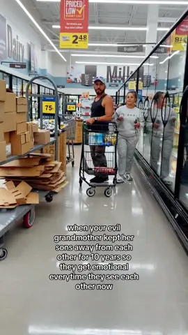 Nothing beats watching my dad reunite with his brother. So wholesome 🥹🫶🏼 #fyp #familyreunion #surprisevisit #parati 