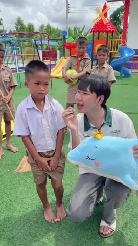 ใครตอบถูกเอาตุ๊กตาไปเลย 