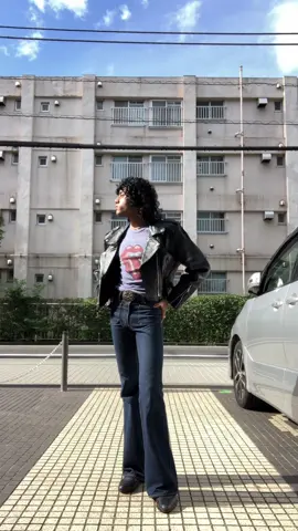 Im so happy that the @The Rolling Stones are still active :’) . (Hopefully I can see them live someday?)  . #70s #70sfashion #bellboy #bellbottoms #vintage #fashion #outfit #therollingstones #leatherjacket #rockstar 