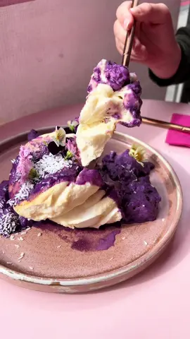 •CA JAPANESE PANCAKES• 📍 London SW1P 1NH . These pancakes are like scrumptious clouds that melt in your mouth. Their texture is so unique! Definitely a must try! They will not disappoint. . Ube Filipino Pancakes £12.50 Red Fruits and Cream Pancakes £10.50 Iced Latte £4.50 Acai Kick Smoothie £6.50 . . . . . . . . . . . . . #viral #viralvideo #fyp #foryoupage #japanesepancakes #london 