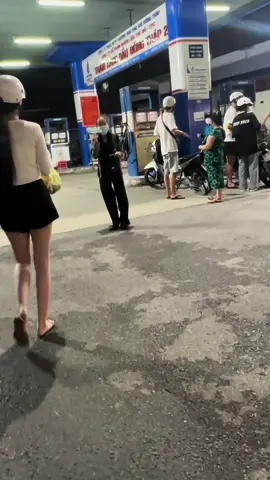 Hạnh phúc là khi người cho không hề nhớ đến và người nhận không hề quên đi. nếu không thích hãy bỏ qua đừng cmt lời cay độc 🫶