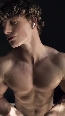 Young Canadian #gymaddict #trainhard #musclelove #chestmuscle #body #young #model #workout #worship #muscleworkout 