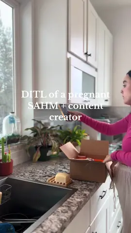 Little DITL ♥️ #ditl #ditlofamom #ditlmomvlog #ditlofasahm #35weekspregnant #thirdtrimester #pregnanttiktok #teamgreen #homebirth #relateable #sahmof2 #contentcreator #contentcreatortiktok 
