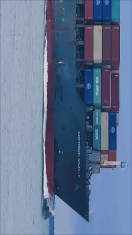 FORT MONROE, VA; EXTREME WAVE ACTION🌊 #containership #container #sea #waves #sealife #ocean #oiltanker #cargoship #shipspotting #instaship #merchantnavy #lifeatsea #ship #shipping #coolmariners #vessel #shipspotter #instashipping #cargoship #seafarer #shiplovers #shiplife⚓️⛴🌊❤️ 