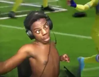 what is bro doing #ishowspeed #canigetadollar #funny #fyp #lol 