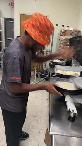 Work shenanigans, “this is the fastest cashier ik”🤣🤣! #fyp #viral 