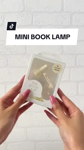 highly impractical but so adorable 😹😹 #minibooklamp #bookishthings #bookishbuys #bookishpurchase #booktokfyp #booktokerfyp #BookTok #fyp #cutepurchase #booklamp 