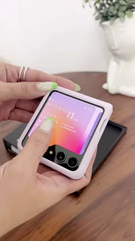 Unboxing my new Samsung galaxy Z Flip 5 #samsung #unboxing #ASMR. 