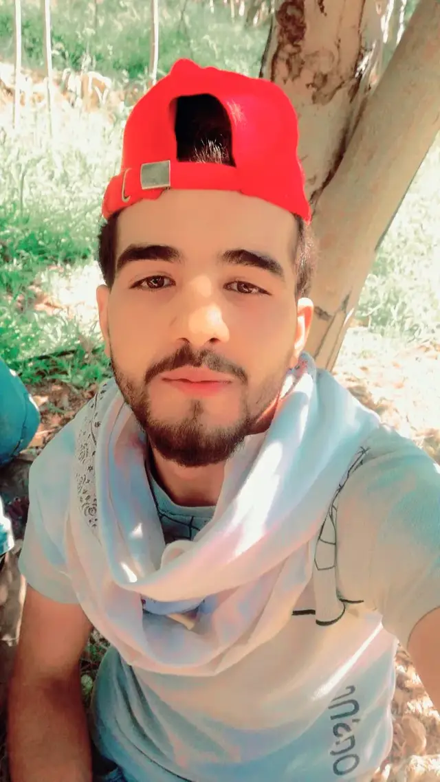 عطيــــــــتك قلـــــــــــــب يتمناه مࢪيـــــــــــــض واعطيتـــــــــــني جࢪح لا يشفـــــــــــيه ألــــــــف طبـــــــيب