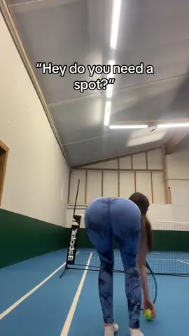 I do cause this is kinda heavy ^^ #tennis #tennisgirl #trump #prettybabe 