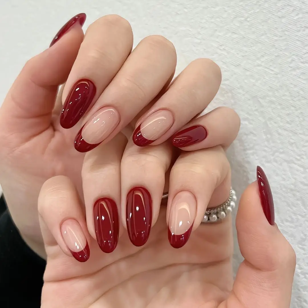 Tone đỏ - màu sơn tone da và không bao giờ hết hot nha các chị ơi❤  #nail #nails #mauve #nailsxinh_moingay #naildo #nailsart #naildesigns 