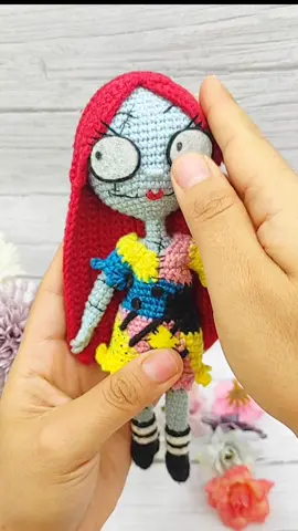 ♥️SALLY AMIGURUMI ♥️ Al fin os puedo enseñar a mi preciosa Sally. Estará disponible de forma gratuita en el CAL que hemos organizado en Instagram. Si quieren tejerla pasaros por mi cuenta y ahí os cuento los requisitos para participar. Espero que os guste mi diseño y le deis mucho cariño ♥️♥️✨ #sallyamigurumi #nightmarebeforechristmas #jackskellington #halloweencrochet #halloweencrochetpattern #patterncrochet #amigurumihalloween 