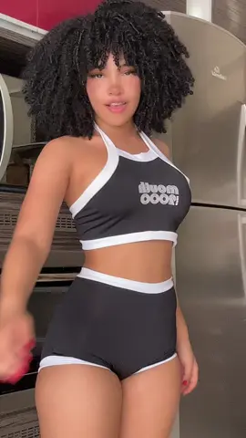 FAKE BODY/TIK TOK EU ESTOU DE ROUPA! Vcs preferem frio ou calor? Eu: calor 😎