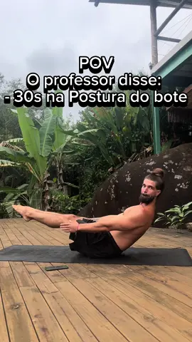 Pra descontrair um cadin 🤣 Vai que um dia a @memeriadoyoga me patrocina 😂 #yogameme #yogamemes #memeyoga #navasana #abdominal #posturadobote #yoga #yogabr #yogabrasil #yogasp 