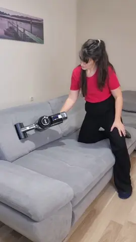 ЧАСТ 1 ▶️ ПОЧИСТВАНЕ НА ДИВАНА Прахосмукачката, която използвам е на @levoitbulgaria Подробно #review има в HIGHLIGHTS в IG и тук в албума 👌Promo code: SOFI за - 10% отстъпка от сайта www.levoit.bg 🍀Ако искате да тествате и сте от Харманли, пишете ми 😊 #CleanTok #vacuumcleaner 