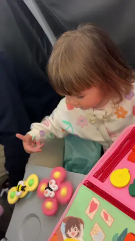 6h podróż z NIEŚPIĄCYM dzieckiem? No prooooblem😂🙌🏼✈️  Wszystko co widzicie zamówione z Amazona:) #traveltips #familytravel #babytravel #dlaciebie #foryou #foryoupage #dc #mumsoftiktok 