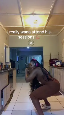 I so wana try these sessions , im just gathering my knees lol #fyp #earobicsquads #earobicsguy 