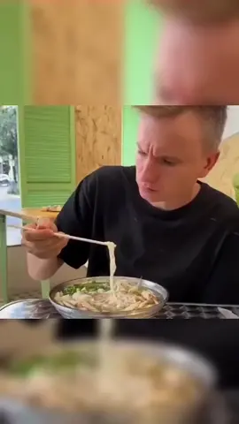 làm hư chiếc đũa