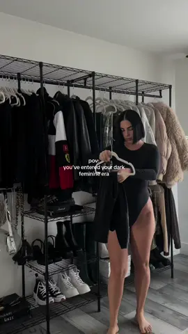 a lil edgy look for all my dark feminine era girlies out there 🪄🖤 🎥: @_krystenleighmay #newmusic #jagwartwin #goodtime108 #goodtimejt #darkfeminineenergy #feminineenergy #outfitinspo #fashion #trendingsong 