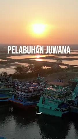 Keindahan Sunrise di Pelabuahan Juwana 📍Pelabuhan juwana, Bojomulyo Kec. Juwana Kab. Pati #pelabuhanjuwana #juwana #juwanahits #juwanapati #pati #patisakpore #patihits #patiem #drone #djimini3pro #dji #sunrise #wisatapati #explorepati 