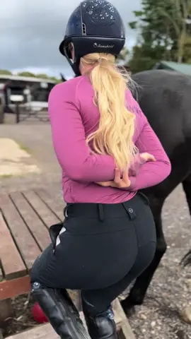 this was alot harder then I thought 😭😂 #fyp #foryou #foryoupage #equestrianlife #blackheartequestrian #horsegirl #horses #equestrian #horseriding 