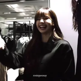 her smile 🥹🤍                                         #lisa #lisablackpink #cuteedit #lisacuteedit #fyp 