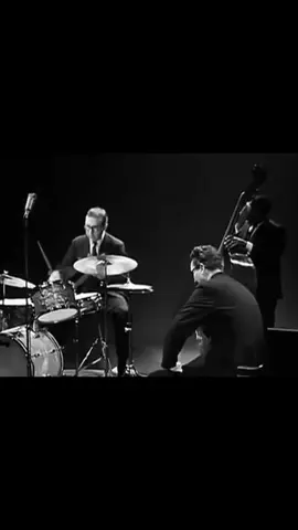 Joe Morello solos live with Dave Brubeck Quartet in Belgium, 1964 #jazzisdead