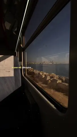 Ta đâu dám nhìn thẳng vào đôi mắt em! Hỡi người con gái ta thương ^^ #hoangdung #viral #lyrics #music #nguoicongaitathuong #xh 