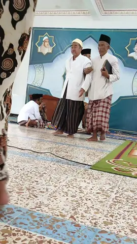 Membalas @rubaiah00 🤍 #khahmadzainurifaqih #rutinanngaoshikam #ahadkliwon #masyayikhsumbersari #dzurriyyah_sumbersari #darussalam_sumbersari #gerbang_sumbersari #santrisumbersari👳‍♀️ #santrisumbersarikediri💚 #whiel_dhans07 
