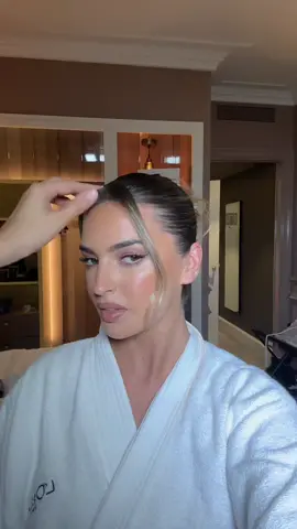 Whatever its fine , glam for the @L’Oréal Paris fashion show. Thabkyou to my angel @Jacinta Spencer for the glammmm😍 #paris #makeup #fyp #fashion #grwm 