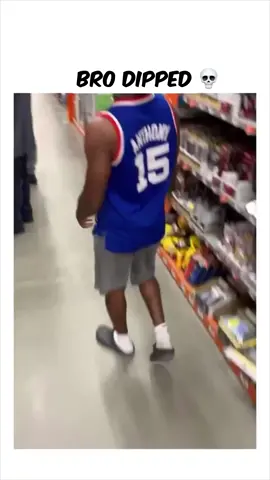 Bro Dipped💀#PeeOnTheDudes#DudesBehindMe#PeeingPranks#viral#haha#fyp#foryou#foryoupage