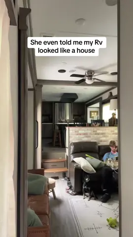 Beat compliment. Seriously 🙏🏻❤️  #rvlife #rvlifewithdogs #rvlifestyle #fulltimerv #fullyimerver #fulltimervers #rvliving #fulltimerving #fulltimervfamily #fulltimervlife #camperlife 