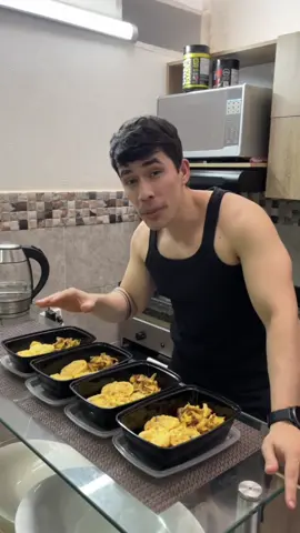 ¿Qué tal esta chimba de desayuno? 🍳 Comenten si quieren más videos de mealprep 👌🏻  - - - INGREDIENTES 100g cebolla 100g pimentón 4 tajadas jamón de pavo 12 huevos 120g queso cottage 260g papa criolla  - - - Info Coaching/Asesorias online 🌐  (Alimentación y Entrenamiento) www.charlieossa.com - - - #pparcee #sigametodobien👍🏻 #Fitness #gym #gymrat #dieta #mealprep #plandealimentacion #recetas #recetasfaciles #desayunos #huevos #recetasfit 