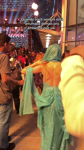 EU TAVA COM VONTADE DE CHORAR!! Pessoal com camiseta de time, mal vestido pra caramba e eu de sheik arabe 🦋🦋