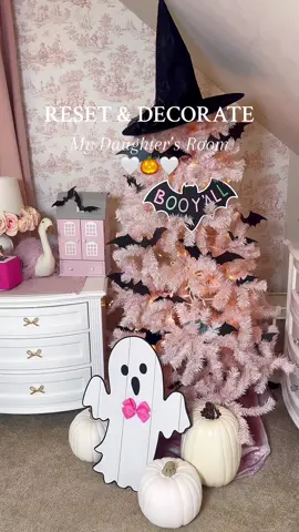 Literally in shock that all of the stains disappeared 🫧😅. I love this electric spin brush and I use the different attachments in various areas of our home. I highly recomment it 🩷  #asmr #reset #CleanTok #cleanwithme #daughtersroom #organizedhome #organizedbedroom #momlife #calmingcorner  Video Description: cleaning and resetting my daughter’s bedroom; decorating my daughter’s bedroom for Halloween
