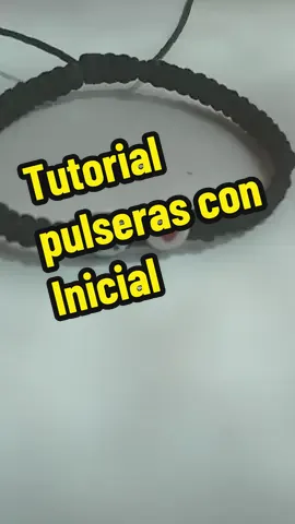 Cómo Hacer una PULSERA con INICIALES de Hilo Negro. | Pulseras de hilo tejido macrame. tutorial de pulseras hechas a mano de hilo tejido. Pulseras para Novios #pulserasdehilo #comohacerpulseras #pulserashecasamano #DIY #fyp #pulseras #pulserasparanovios