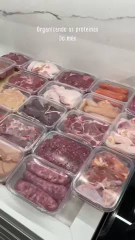 • ORGANIZAÇÃO DA PROTEÍNA DO MÊS• 🍖 • Quem quiser já poder temperar, fica ainda mas fácil na hora do preparo, eu optei por deixar pra temperar na hora do preparo mesmo. •quem quiser facilitar ainda mas pode etiquetar, com os nomes das proteínas.  #proteinas #lardocelar #ap #organização #reels 