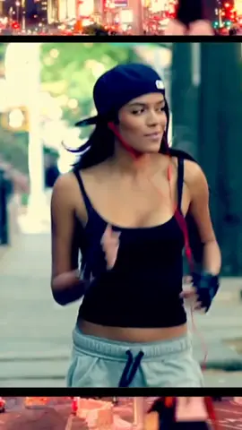 el primer éxito internacional de Karol G, tenía solo 21 años. En 2012, Karol G era una artista emergente de la música urbana en Colombia. Había lanzado su primer sencillo, 