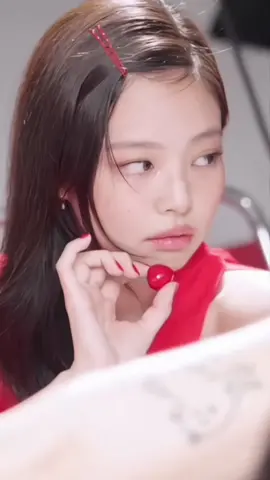 #JENNIE RED/CHERRY FANCAM #kpop #nayeonzfc #fancam #blackpink @— ELLA 🥽꒱ ࣪˖ 