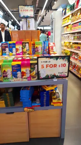 recommend bt yg mo pulkang beli coklat di Chinatown lbh bnyk pilihan..😍🤌👌 #fyp #fypシ #fypシ゚viral #tkisingapura🇮🇩🇸🇬 #oleholehsingapore #fypsingapore #wongngapak 