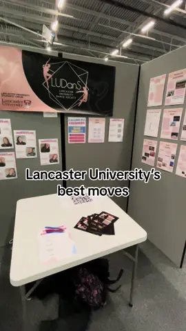 Next up is Lancaster throwing some shapes 🤪 #lancasteruniversity #freshers #freshers2023 #lancasteruni #freshersfair #dance #ludans #dancemoves #lancaster #lancsuni #danceteam 