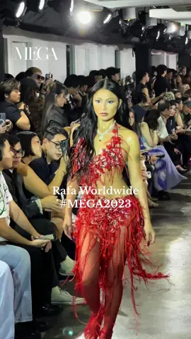 #NadineLustre left us speechless with her killer cat walk at the #BYSFW2023 😼🔥