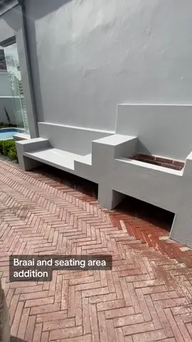 The cold days are finally beyond us,  now its time to enjoy the outdoors again! There is certainly no better way to do this than to create your own braai and seating area to take it the beautiful views and sunny days #constructionlife #capetownconstruction #renovationproject #outdoorcooking #patiomakeover #africaneagleprojects #homeprojects #somersetwest 